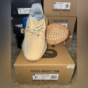 adidas Yeezy Boost 350 V2 - linen